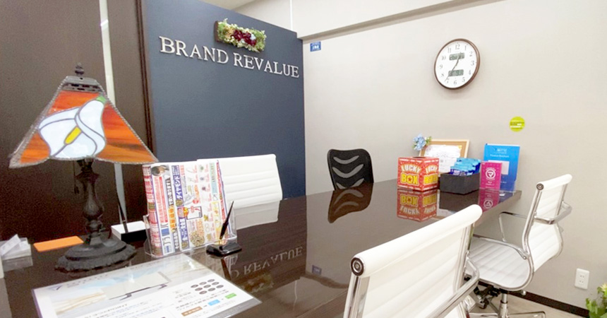 ブランドリバリュー夙川芦屋店舗内