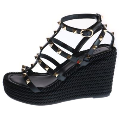 Garavani ガラヴァーニ ロックスタッズ 厚底サンダル ブラック 4W2S0F95 Bランク